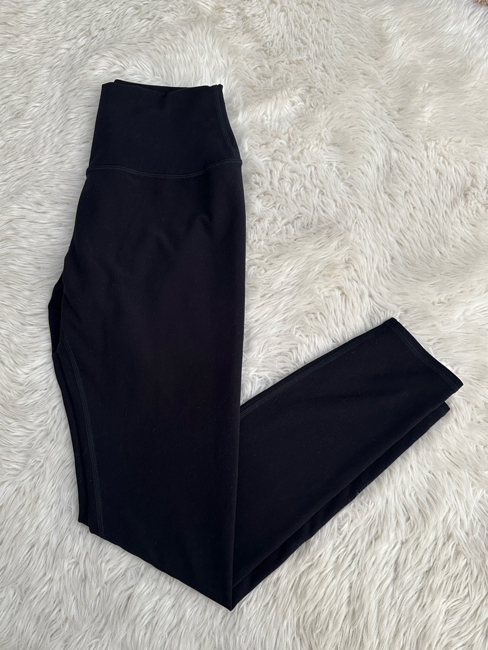 ALO Yoga Alosoft High-Rise Leggings in black